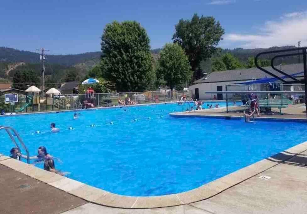 Penthouse Mountain Haven With Community Spa Room Келлоґґ Екстер'єр фото
